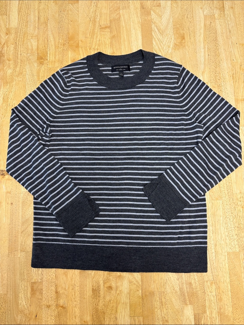 Banana Republic Charcoal Lt Gray Striped Crewneck Sweater 100% Merino Wool Men L